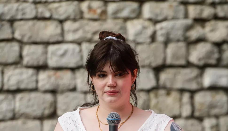 &ldquo;Pokora&rdquo; autorice Elize Clark: Roman o uspostavljenome sustavu vr&scaron;njačkoga nasilja