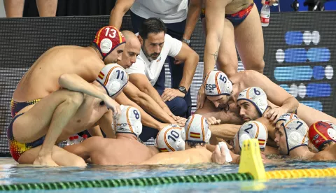 epa12249116 Members of Team Spain react after winning the Men Water Polo quarter-finals match between Montenegro and Spain at the World Aquatics Championships Singapore 2025 in Singapore, 20 July 2025. EPA/SIMON LIM