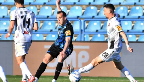 05.04.2025., stadion Varteks, Varazdin - SuperSport HNL, 28. kolo, NK Varazdin - HNK Gorica. Luka Mamic i Slavko Bralic Photo: Vjeran Zganec Rogulja/PIXSELL