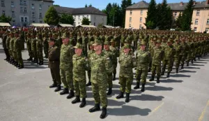 25.06.2016., Pozega - U Sredistu za temeljnu ​vojnu ​obuku u Pozegi, u vojarni 123. brigade HV odrzana ​je ​svecana prisega 17. narastaja rocnika na dragovoljnom vojnom osposobljavanju. Prisezi su nazociti visoki vojni i civilni uzvanici.Photo: Ivica Galovic/ PIXSELL