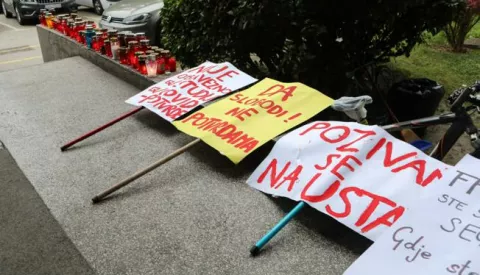 16.11.2021., Zagreb - Prosvjed studenata Filozofskog fakulteta zbog uvodjenja covid potvrdaPhoto: Zeljko Hladika/PIXSELL