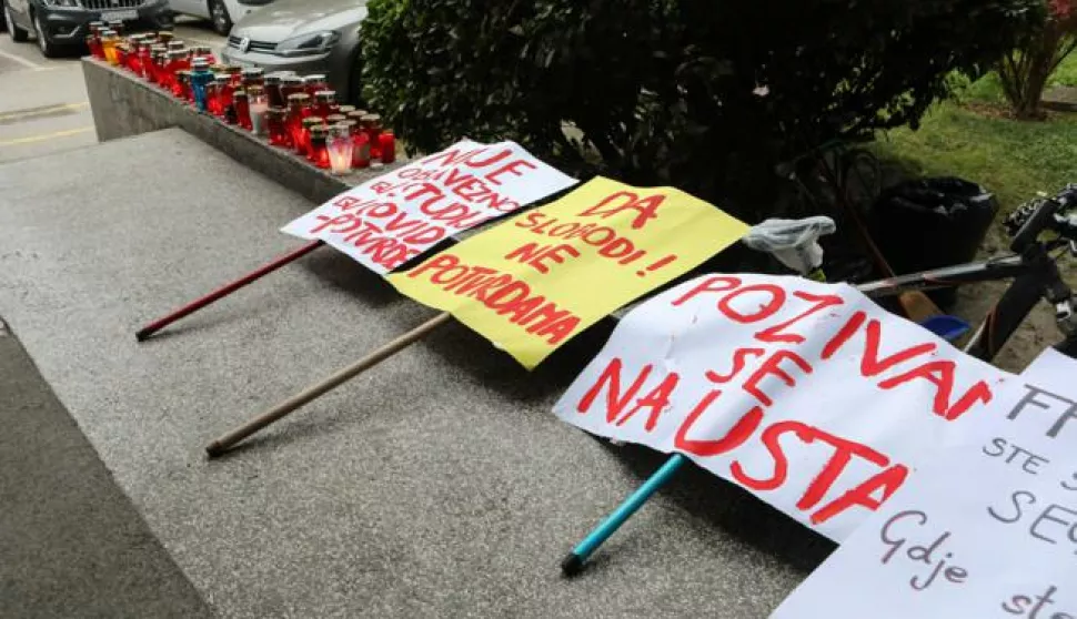 16.11.2021., Zagreb - Prosvjed studenata Filozofskog fakulteta zbog uvodjenja covid potvrdaPhoto: Zeljko Hladika/PIXSELL