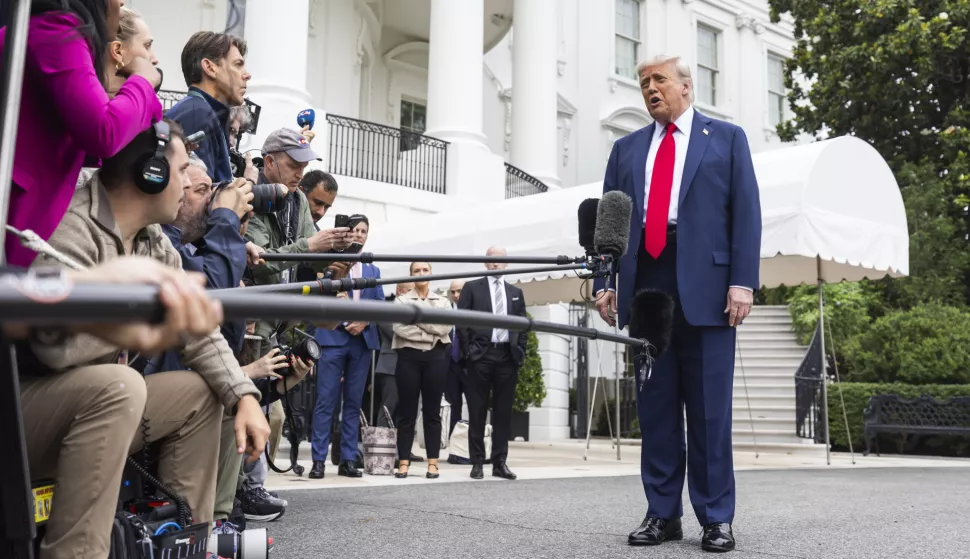 epaselect epa12178058 US President Donald Trump speaks to the media as he departs the White House for Alberta, Canada, where he will attend the G7 Summit, in Washington, DC, USA 15 June 2025. Trump answered questions about the on-going conflict between Israel and Iran. EPA/JIM LO SCALZO/POOL