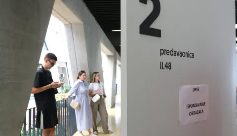 Završio ljetni upisni rok: Najviše prijava zabilježeno na studiju Ekonomija i poslovna ekonomija (670) i studiju Medicina (622)