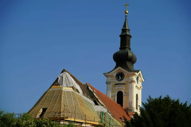 Obnova vinkovačke crkve sv. Euzebija i Poliona: Saniranje krovi&scaron;ta prema planu, izolirano daskama