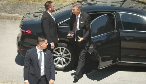 Zagreb, 24.07.2025.- Dolazak ministara na sjednicu Vlade RH. Na fotografiji Andrej Plenković.foto HINA/ Admir BULJUBAŠIĆ/ abu