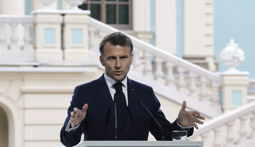 epa12088737 France's President Emmanuel Macron gestures as he addresses a joint press conference following a meeting of the 'Coalition of the willing' at the Mariinskyi Palace, the official residence of the president of Ukraine, in Kyiv, Ukraine, 10 May 2025, amid the ongoing Russian invasion. EPA/SERGEY DOLZHENKO