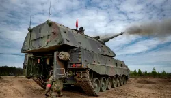 Soldaten der 10. Panzerdivision üben mit der Panzerhaubitze 2000 das Gefecht in einem multinationalen Gefechtsverband im Rahmen der NATO-Übung Grand Quadriga auf dem Truppenübungsplatz Pabrade/Litauen, am 15.05.2024.©Bundeswehr/Marco Dorow