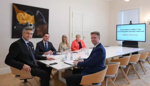 Hrvatska je danas Europskoj komisiji uputila sedmi zahtjev za isplatu sredstava iz Mehanizmaza oporavak i otpornost, temeljen na uspješnom ispunjenju sva 53 reformska i investicijskapokazatelja iz Plana oporavka i otpornosti.