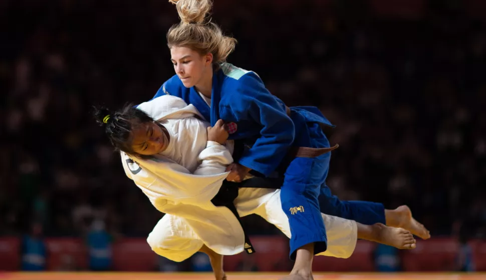 epa07077727 A handout photo made available by the OIS/IOC of Ana Viktorija Puljiz of Croatia (blue) competing with Tababi Devi Thangjam of India (white) in the Judo Womens -44kg competition at the Asia Pavilion, Youth Olympic Parkat the The Youth Olympic Games, Buenos Aires, Argentina, Sunday 7th October 2018. EPA/Chloe Knott for OIS/IOC HANDOUT EDITORIAL USE ONLY HANDOUT EDITORIAL USE ONLY HANDOUT EDITORIAL USE ONLY