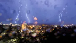 4.5.2025. Rijeka - Grmljavina pracena kisom donijela je najavljeno osvjezenje i promjenu vremena. Photo: Nel Pavletic/PIXSELL