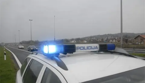 Jurcao brzinom 130 km/h većom od dozvoljene, policija, ilustracija