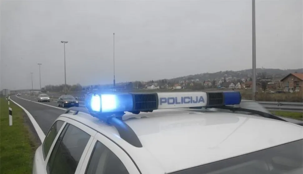 Jurcao brzinom 130 km/h većom od dozvoljene, policija, ilustracija