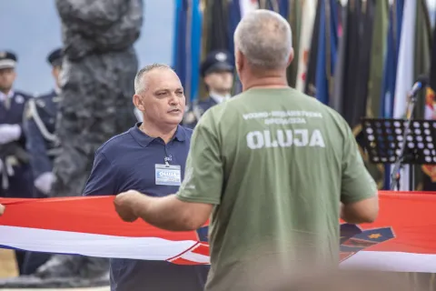 Knin, 05.08.2021 - Na Kninskoj tvrđavi podignuta je zastava povodom obilježavanja 26. Obljetnice vojno-redarstvene operacije Oluja, Dana pobjede i Domovinske zahvalnosti i Dana hrvatskih branitelja.foto HINA/ Miroslav LELAS/ lm