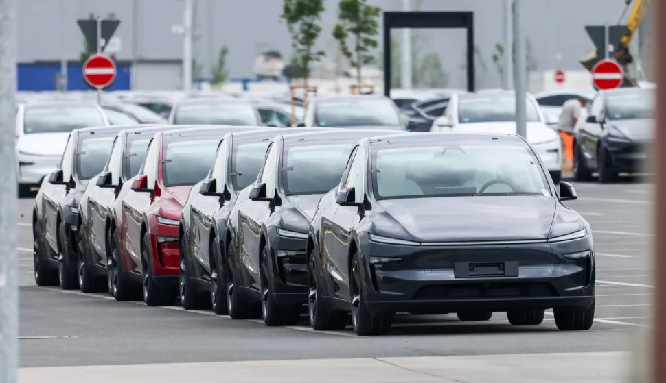 epa12151078 New cars at a parking lot outside the US carmaker Tesla's German factory in Gruenheide near Berlin, Germany, 02 June 2025. Europeans are buying fewer Teslas than before despite a growing demand for electric cars, according to a study, in keeping with a trend seen in recent months. The European Automobile Manufacturers' Association said that just 5,475 Tesla cars were sold in April, down 52.6% from last year. In the first four months of this year, Tesla sales were down 46.1% compared to the previous year's first four months. EPA/HANNIBAL HANSCHKE