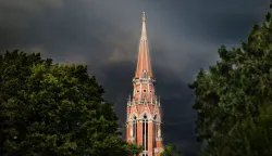 Osijek, 18. 07. 2023, Konkatedrala, promjena vremena, oblak, oblaci, tamno nebo, oluja, slobodnjak, slobodnjaciSNIMIO BRUNO JOBST