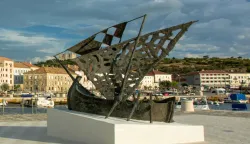 spomenik braniteljima u senju