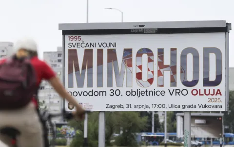 Zagreb, 25.07.2025. - Plakat za svečani vojni mimohod koji će se povodom 30. obljetnice VRO Oluja održati 31. srpnja u Vukovarskoj ulici. foto HINA/ Lana SLIVAR DOMINIĆ/ lsd