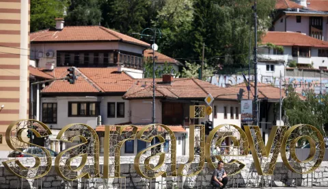 06.05.2024., Sarajevo, Bosna i Hercegovina - Gradjani i turisti uzivaju u suncanom danu na sarajevskoj Bascarsiji. Photo: Armin Durgut/PIXSELL