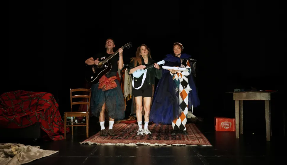 Predstava "Armagedonci" Teatra Exit