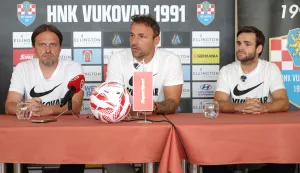 Vukovar, 30. 07. 2025., Hotel Lav, HNK Vukovar 1991, press, konferencija za medije, Romeo Šapina; Gordon Schildenfeld; Jakov BiljanSNIMIO BRUNO JOBST