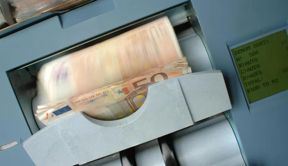 novac euro euri blagajna 