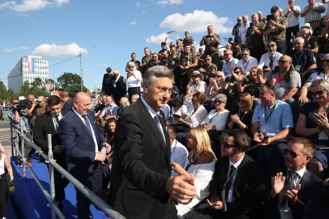Zagreb, 31.7.2025.- Pripreme uo?i vojnog mimohoda u ?ast VRO "Oluja". Na slici Tomo Medved i Andrej Plenkovi?. foto HINA/ Damir SEN?AR/ ua