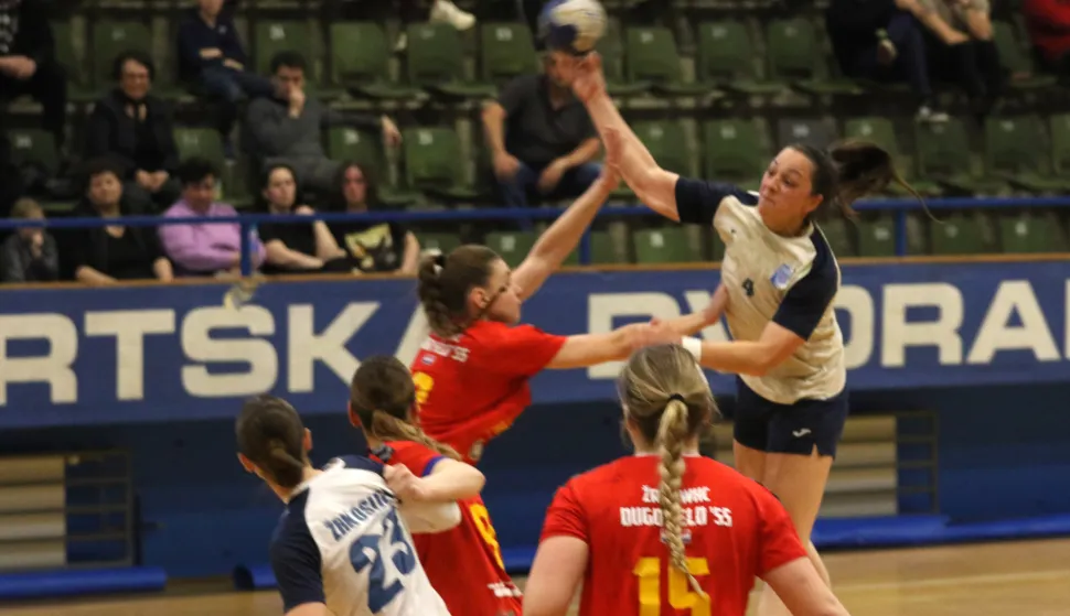 Okosnica ekipe ostala na okupu, tercet novih igračica proširio je roster Osječanki