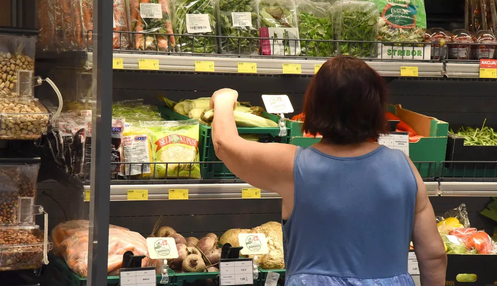 RIJEKA,24.07. 2025. RIJEKAKANTRIDA OTVARANJE NOVI MARKET TOMMY ILUSTRACIJA TRGOVINA POTROSACKA KOSARICA KUPAC KUPCI MALOPRODAJA CIJENA CIJENE PREHRANA KUPOVINA POSKUPLJENJE HRANA TRGOVACKI LANAC PDV POREZ KUCNE POTREPSTINE...AKCIJA SNIZENJE...NA FOTO: POVRCESNIMIO SERGEJ DRECHSLER