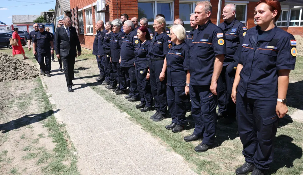 BIZOVAC Županica Nataša Tramišak i PPVRH i ministar unutarnjih poslova Davor Božinović obišli Regionalni centar civilne zaštite u BizovcuSRPANJ 2025.
