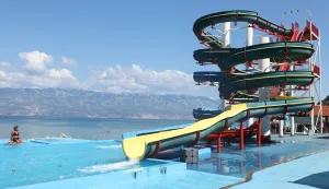 01.06.2025. Rab, Lopar - Dijete (2) njemackog drzavljanstva poginulo je jucer u padu s vodenog tobogana u vodenom parku u mjestu Lopar na otoku Rabu. Zvonko Salopek ocevidac nesrece. Photo: Nel Pavletic/PIXSELL