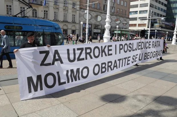 Zagreb, 04.08.2025 - Antiratna akcija "Zlo?ini u Oluji su odgovornost svih nas", odr?ava se u znak sje?anja na ubijene i protjerane tijekom i nakon vojne operacije "Oluja". Na slici anti-prosvjednici. foto HINA/ ADmir BULJUBA?I?/ ik