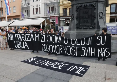 Zagreb, 04.08.2025 - Antiratna akcija "Zlo?ini u Oluji su odgovornost svih nas", odr?ava se u znak sje?anja na ubijene i protjerane tijekom i nakon vojne operacije "Oluja". foto HINA/ ADmir BULJUBA?I?/ ik