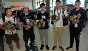 Zagreb, 05.08.2025 (novosti) - mladi hrvatski informaticari vratili se sa 3 medalje osvojene na Medunarodnoj informatickoj olimpijadi, na slici Nikola Vujica, Fran Skarica, Dino Hodzic, Lovro Tunjic i mentor Kreso.foto Davor Kovacevicnovosti