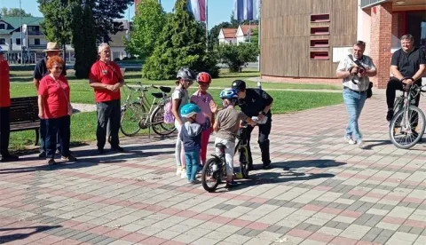 Znanje glavu čuva, baš kao i kaciga!