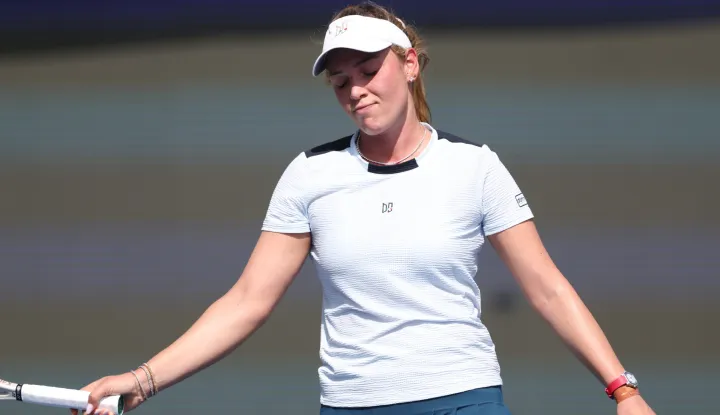 epa11900335 Donna Vekic of Croatia gestures during her first round match against Sofia Kenin of USA at the Dubai Tennis Championships in Dubai, United Arab Emirates, 16 February 2025. EPA/ALI HAIDER