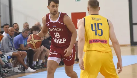 OPATIJA, 02.08. 2025. SPORTPRIJATELJSKA UTAKMICA KOSARKA REPREZENTACIJA HRVATSKA - UKRAINA NA FOTO IGRAC HRVATSKE BROJ: 18 ROKO BADZIMSNIMIO SERGEJ DRECHSLER