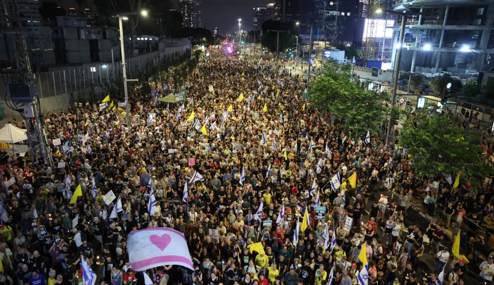epa12291594 Families of Israeli hostages held by Hamas in Gaza and their supporters attend a protest calling on the government to sign a hostages release and ceasefire deal, outside the Kirya military headquarters in Tel Aviv, Israel, 09 August 2025. According to the Israeli army (IDF) spokesperson, around 50 Israeli hostages remain in captivity in the Gaza Strip, including the bodies of at least 30 confirmed dead. EPA/ABIR SULTAN