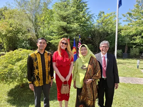 MAGAZIN INA ASEANJohan_Ikram_Bin_Ahmad_Rusli__otpravnik_poslova__Ina_Stasevic__Nj_Eksc__Suwartini_Wirta_veleposlanica_R__Indonezije_i_njen_suprug__za_GS.