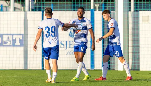 NK Osijek. Prijateljska utakmica Szentlorinc. Opus Arena. Justice Ohajunwa, Domagoj Bukvić, Ante Grgić 