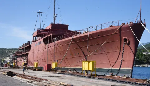 KRALJEVICA, 19. 05. 2022. RIJEKABRODOGRADILISTE KRALJEVICA REMONT EX TITOV BROD GALEB U BUDUCNOSTI BROD MUZEJ OBISLI SU DANAS VIJECNICI GRADA RIJEKE I GRADONACELNIK FILIPOVIC SA SURADNICIMANA FOTO:SNIMIO: SERGEJ DRECHSLER