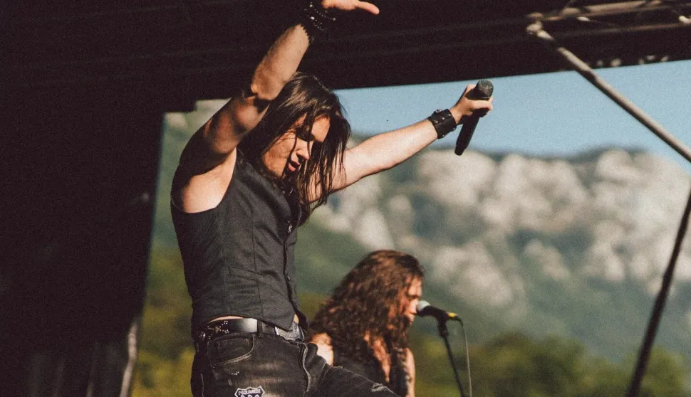 bend Jelusick Dino Jelusić