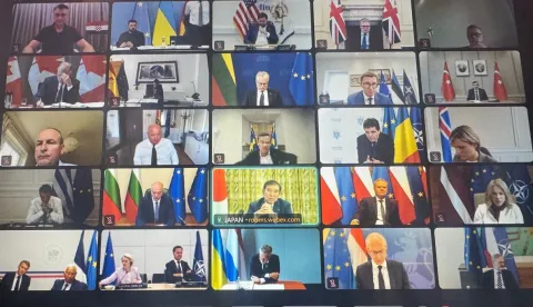 ZAGREB, 13. kolovoza 2025. (Hina) – Dogovor o miru u Ukrajinu ne smije poniziti žrtvu i nagraditi agresora, rekao je u srijedu premijer Andrej Plenković nakon sudjelovanja na sastanku takozvane 'koalicije voljnih'. 