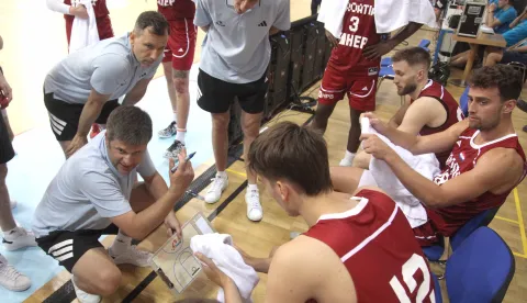 Opatija, 2.8.2025. - Pripremna prijateljska utakmica košarkaških reprezentacija Hrvatske i Ukrajine. Na fotografiji Tomislav Mijatović, izbornik reprezentacije Hrvatske. foto HINA/ Miljenko KLEPAC/ mk