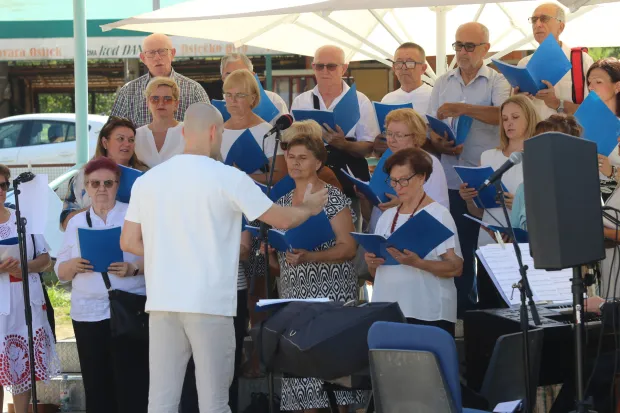 Aljmaš, 15. 08. 2025, Aljmaš, svetište, Blagdan Velike Gopse, vjernici, svečenici.snimio GOJKO MITIĆ