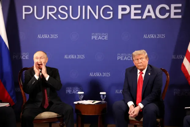 U.S. President Donald Trump meets Russian President Vladimir Putin in Anchorage, Alaska, U.S., August 15, 2025. REUTERS/Kevin Lamarque Photo: KEVIN LAMARQUE/REUTERS