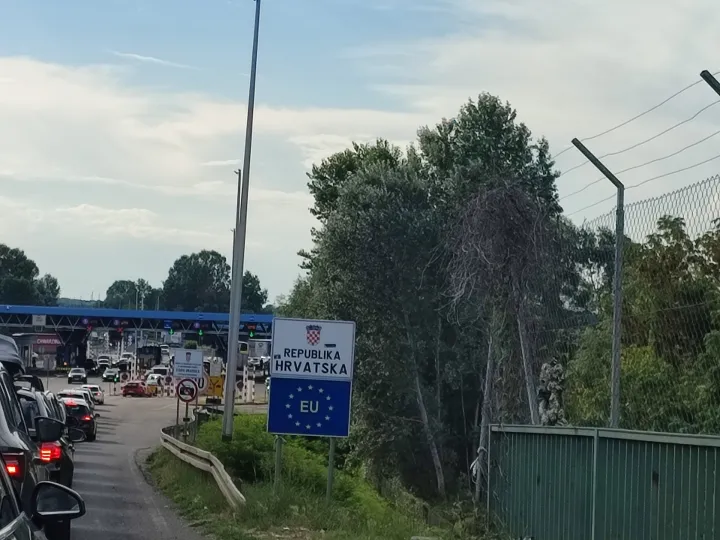 Prijelaz Stara Gradiška, kolovoz 2025.snimila Marija Lešić Omerović