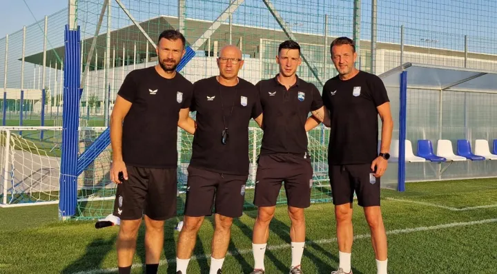 NK Osijek. Davor Rupnik (drugi slijeva)