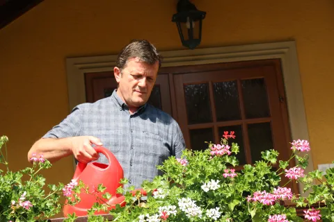 ČAČINCI-SRPANJ 2022. - Mirko Peček cijelu godinu vodi brigu o svojim biljkamaSNIMIO: VLADIMIR GRGURIĆ
