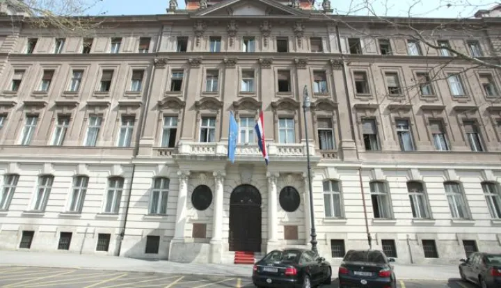 04.04.2011., Zagreb - Ostecenja na novouredjenoj zgradi Ministarstva vanjskih poslova i europskih integracija.Photo: Patrik Macek/PIXSELL------3 stupca colornovosit